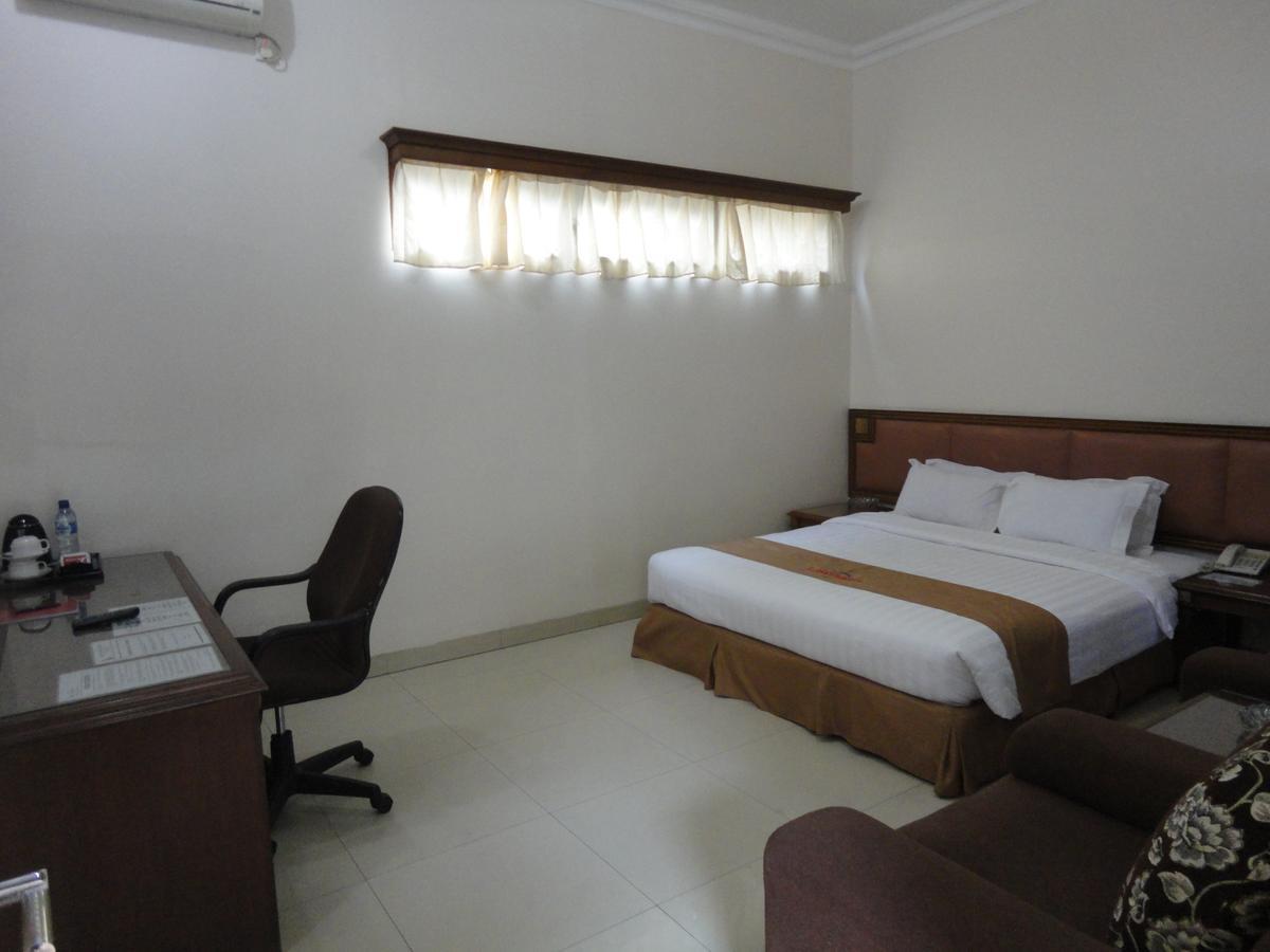Langensari Hotel Cirebon Exterior foto